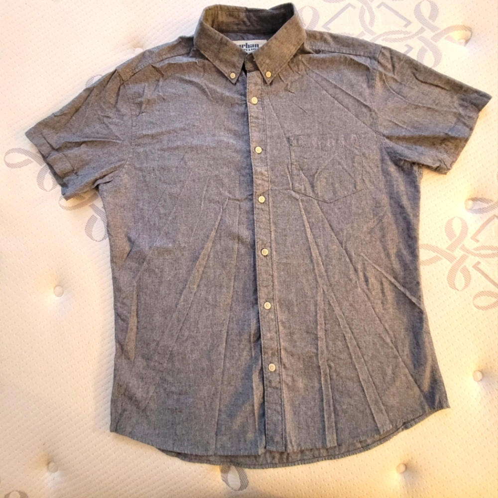 Urban Pipeline Short Sleeve Button Up Size L